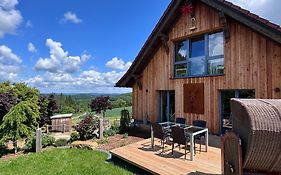 TOP moderne FeWo - Alpakahof zum Himmelreich, traumhafte Lage, Terrasse mit Weitblick, kostenfreier Parkplatz, Nähe Kurklinik, optional Sauna
